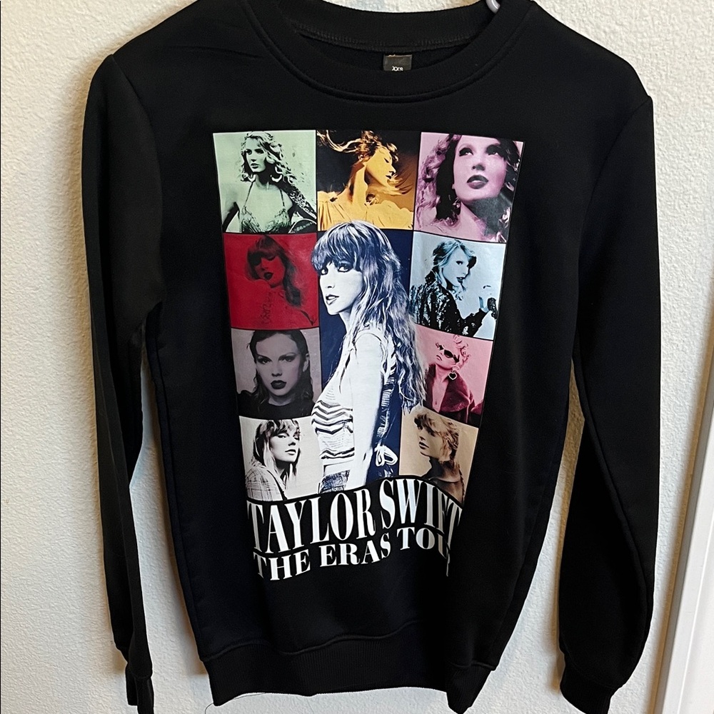 Black Graphic Women Sweater